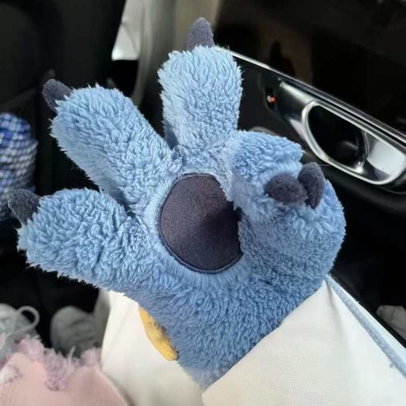Stitch Furry Paw Gloves – Cute Disney-Inspired Star Plush Mittens