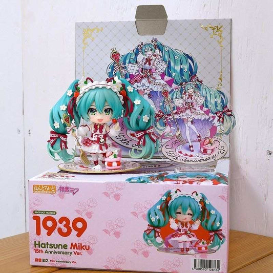 Strawberry Miku 1939 Cake Ver. Premium Nendoroid Figure – Hatsune Miku Desktop Collectible