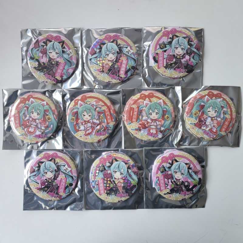 Hatsune Miku Lucky Cat Pin – Cute Chibi Miku Badge, Anime Collectible Keychain Gift